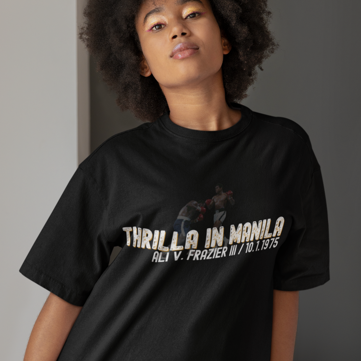 Ali vs Frazier Thrilla in Manila Homage Boxing T-Shirt - Distressed Fight Design