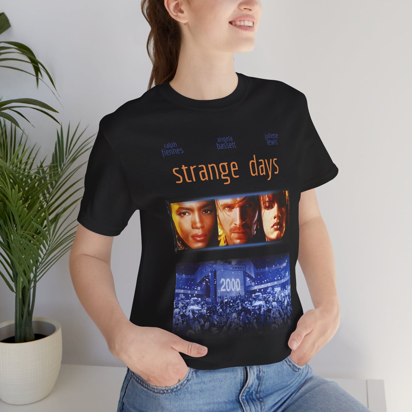 Strange Days 90s Film Tee — Retro 1995 Cult Film Graphic T-Shirt